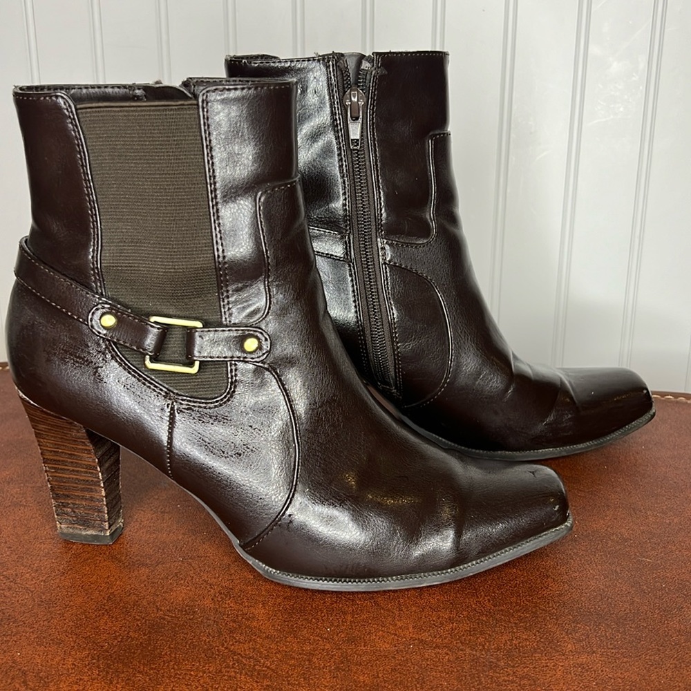 Nickels Clara Booties Size 8